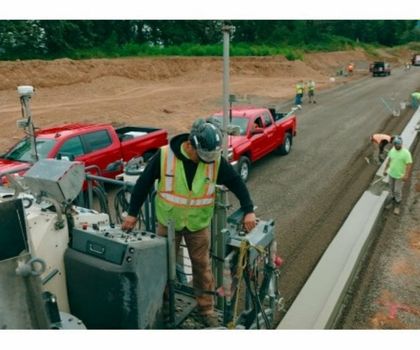 Wirtgen SP 15i Gleitschalungsfertiger beschleunigt Betoneinbau in Oregon