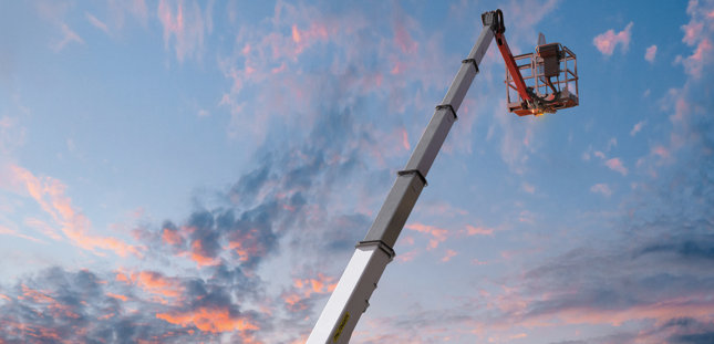 Das nächste Level der Hubarbeitsbühnen. Auf der bauma 2025 wird die brandneue TEC-Range präsentiert: vier Modelle mit Arbeitshöhen von 19 bis 28 Metern, darunter zwei Weltpremieren. Das nächste Level der Hubarbeitsbühnen. Auf der bauma 2025 wird die brandneue TEC-Range präsentiert: vier Modelle mit Arbeitshöhen von 19 bis 28 Metern, darunter zwei Weltpremieren.
