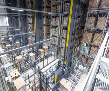 materialfluss Produkte des Jahres 2026: 1. Platz, Kategorie Förder- und Hebetechnik: Automatisiertes Hochregallager von SSI Schäfer materialfluss Produkte des Jahres 2026: 1. Platz, Kategorie Förder- und Hebetechnik: Automatisiertes Hochregallager von SSI Schäfer