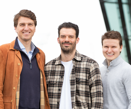 Linexa: 2 Mio. Euro für KI-Plattform zur Analyse industrieller Steuerungssysteme in Europas Fabriken Gründusgteam (von links nach rechts): Alexandros Vassiliadis, Viktor Stryczek und Tobias Drees.