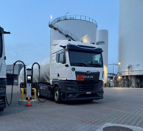 Nutzfahrzeuge: Vier neue E-Trucks für Hoyer Nutzfahrzeuge: Vier neue E-Trucks für Hoyer
