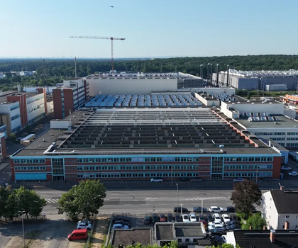 Siemens investiert 300 Millionen Euro am Standort Deutschland in Fertigungskapazitäten für Schaltanlagen Siemens verlagert die Vorfertigung des Schaltanlagenwerks nach Offenbach und will bis Frühjahr 2027 mit der Produktion starten.