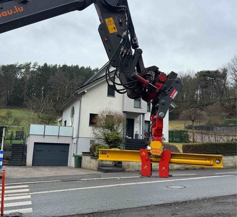 terra infrastructure - Krings Verbaugreifer optimiert das Setzen von Verbauboxen