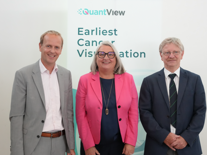 Neues Kontrastmittel zur Krebsfrüherkennung Dr. Stefan Kloth, Dorit Stenke und Prof. Dr. Rainer Herges