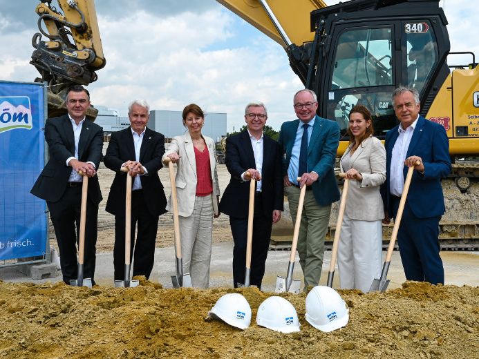 Bis zu 26.000 Palettenstellplätze: Kardex Mlog realisiert vollautomatisches Logistikzentrum für NÖM Bis zu 26.000 Palettenstellplätze: Kardex Mlog realisiert vollautomatisches Logistikzentrum für NÖM