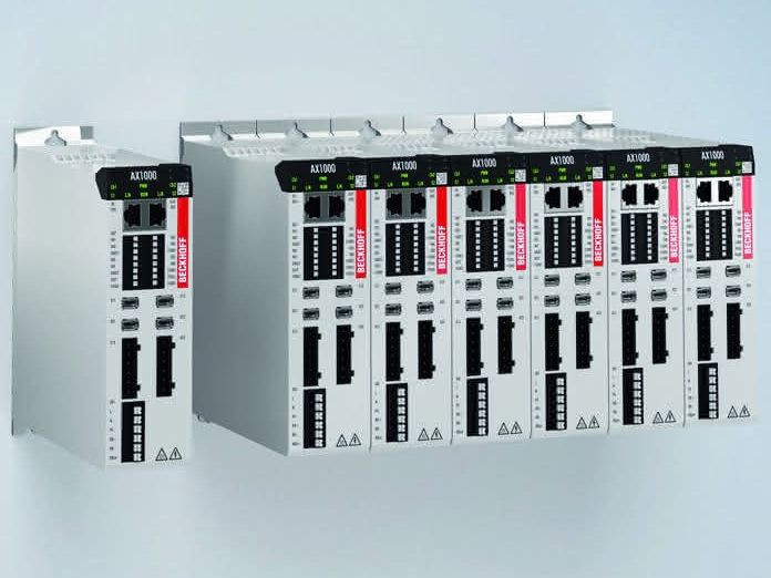 Für einen geringen Platzbedarf sorgen das kompakte Design des AX1000 und die lückenlose Montage mehrerer Geräte nebeneinander. Für einen geringen Platzbedarf sorgen das kompakte Design des AX1000 und die lückenlose Montage mehrerer Geräte nebeneinander.