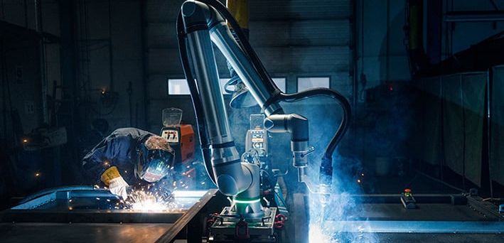 Universal Robots: Für komplexe Aufgaben auf engstem Raum Universal Robots: Für komplexe Aufgaben auf engstem Raum