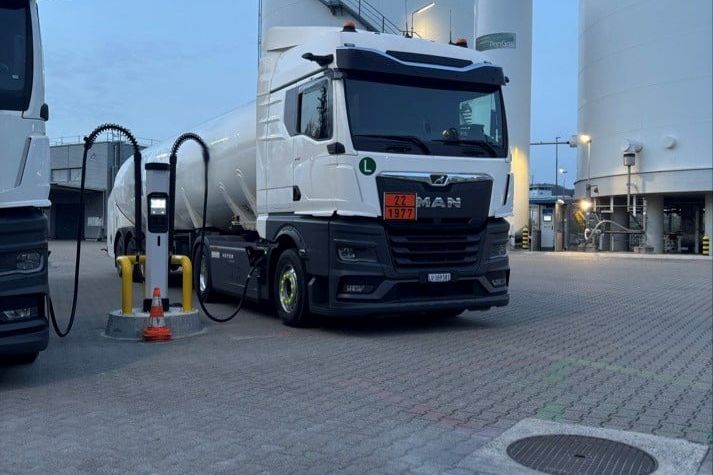 Nutzfahrzeuge: Vier neue E-Trucks für Hoyer Nutzfahrzeuge: Vier neue E-Trucks für Hoyer