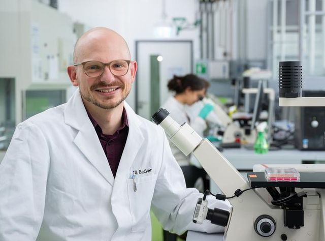 Prof. Dr. Michael Becker vom Fachbereich Chemie- und Biotechnologie der Hochschule Darmstadt Prof. Dr. Michael Becker vom Fachbereich Chemie- und Biotechnologie der Hochschule Darmstadt