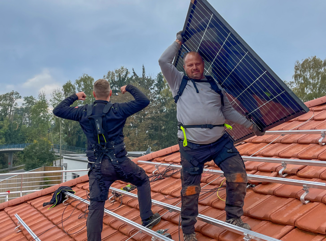 hTRIUS bringt das BionicBack Exoskelett in die Solar- und Photovoltaikbranche hTRIUS bringt das BionicBack Exoskelett in die Solar- und Photovoltaikbranche