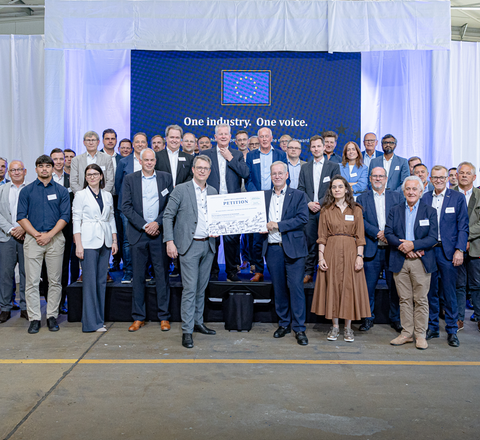30 CEOs fordern Überprüfung der CO₂-Verordnung (EU) 2024/1610 30 CEOs fordern Überprüfung der CO₂-Verordnung (EU) 2024/1610
