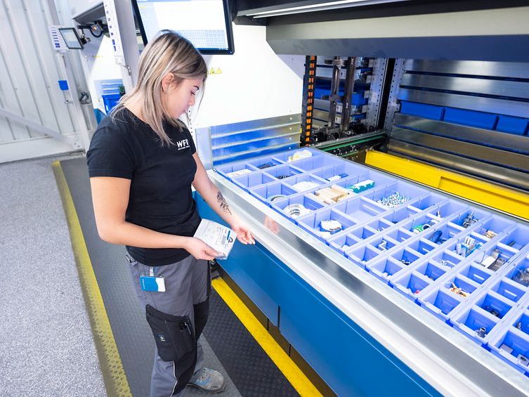 Nominierung Produkte des Jahres 2025: SSI Schäfer: Lagerlift SSI LOGIMAT