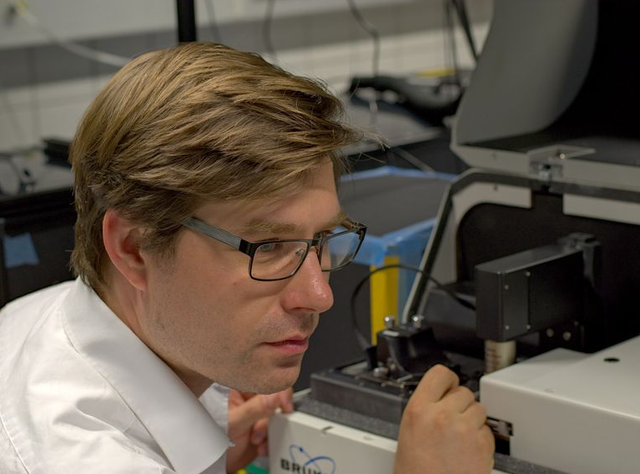 AFM-IR-Mikroskopie neue Berechnungen verbessern Auflösung und Anwendung Georg Ramer Institut für Chemische Technologien und Analytik der TU Wien