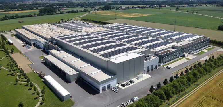 Liebherr opens new hydraulic cylinder plant in Oberopfingen After the second construction phase, Liebherr's component plant will cover around 69,000 square meters