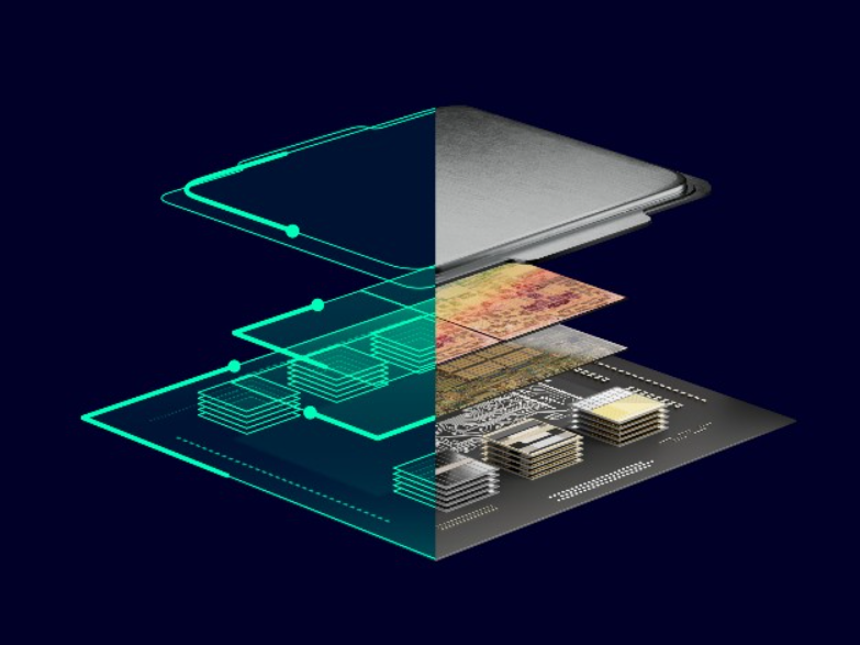 Offene Darstellung eines Halbleiter-Chips: oben ein Metallgehäuse, darunter mehrere gestapelte Funktions- und Schichtenebenen bis zur Leiterplatte; links als abstrahierte, neonartige Designgrafik, rechts als realistische, physische Chipstruktur dargestellt.