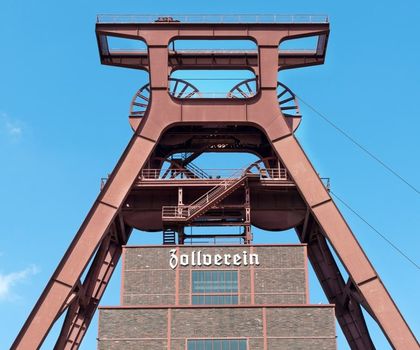 Förderturm der Zeche Zollverein in Essen Förderturm der Zeche Zollverein in Essen
