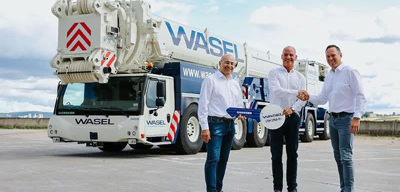 Kranflotte mit Liebherr-Maschinen modernisiert Kranflotte mit Liebherr-Maschinen modernisiert
