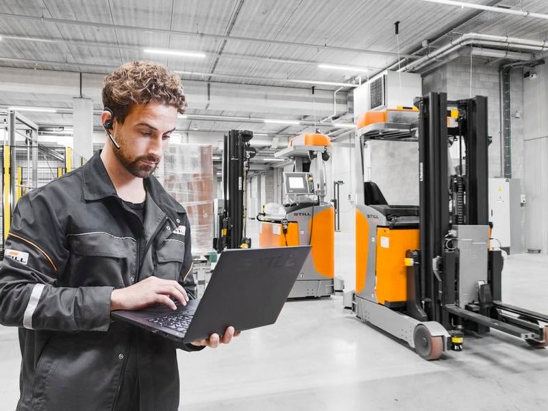 Digitization: New digital service concept for AGVs