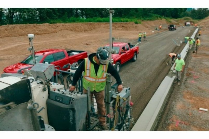Wirtgen SP 15i Gleitschalungsfertiger beschleunigt Betoneinbau in Oregon