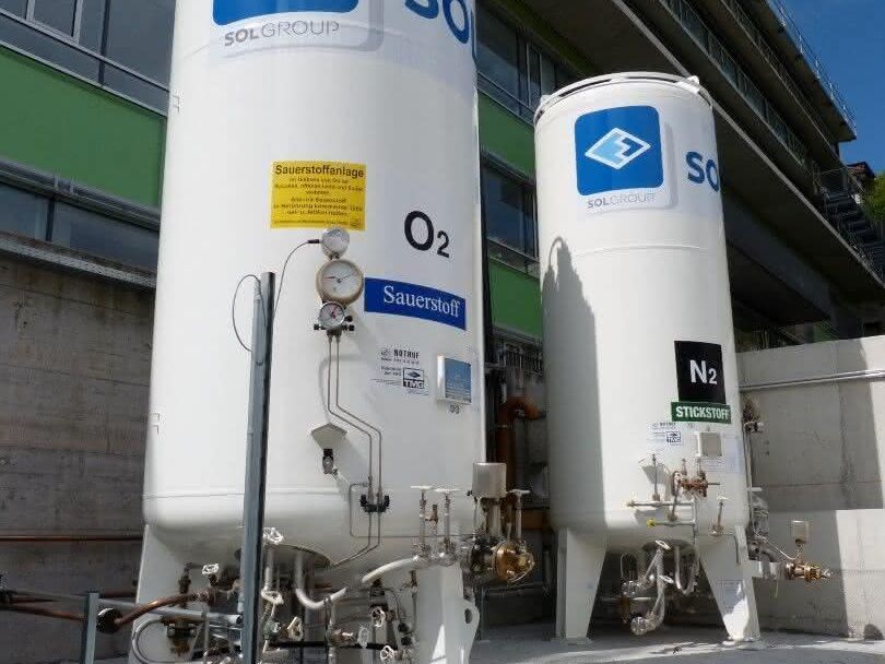 Außentanks für die Bereitstellung von medizinischem Sauerstoff und flüssigem Stickstoff Außentanks für die Bereitstellung von medizinischem Sauerstoff und flüssigem Stickstoff