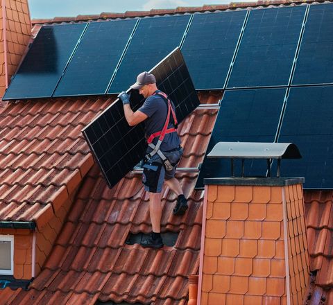 AGR-zertifizierte Photovoltaik-Module erleichtern das Handling AGR-zertifizierte Photovoltaik-Module erleichtern das Handling