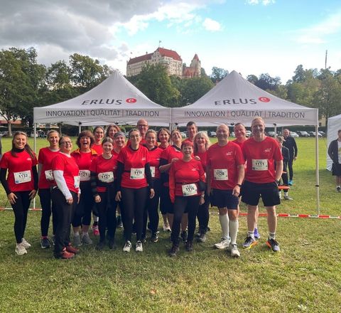 Das Erlus-Team ging beim 10. Landshuter Firmenlauf motiviert an den Start Das Erlus-Team ging beim 10. Landshuter Firmenlauf motiviert an den Start