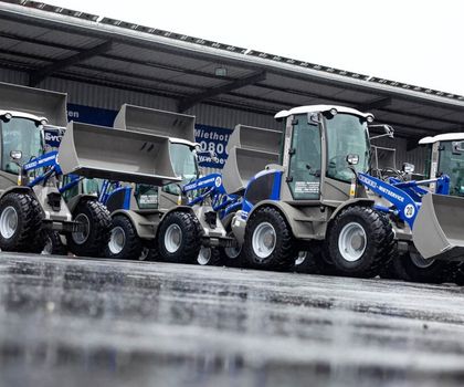Atlas Weyhausen liefert 15 neue Radlader an Beyer-Mietservice