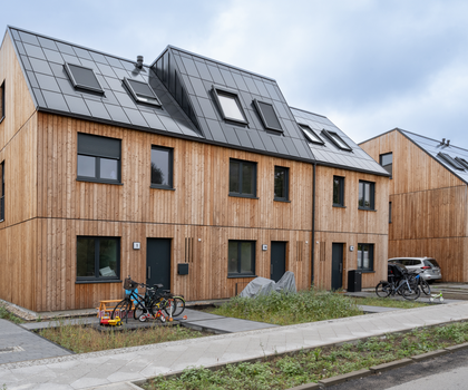 Moderner Holzbau braucht nachhaltige Baustoffe