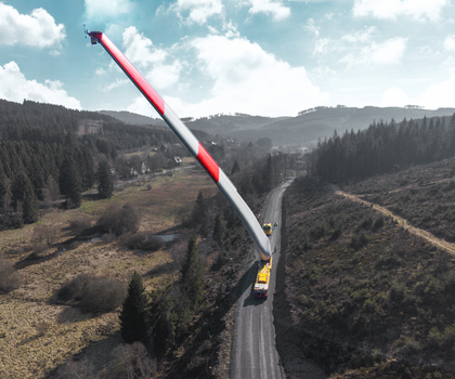 Drei Scheuerle BladeLifter im Einsatz für Windpark Bad Berleburg Drei Scheuerle BladeLifter im Einsatz für Windpark Bad Berleburg