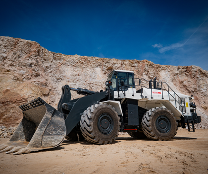 Casea GmbH setzt erneut auf den Komatsu WA600-8 von Schlüter