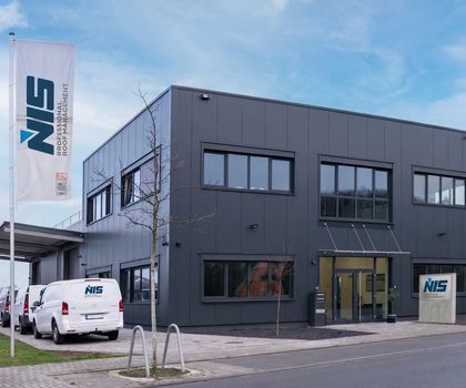 Das moderne NIS-Verwaltungsgebäude in Weinheim