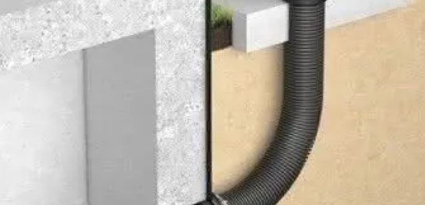 Die Gebäudedurchführung Doymafix Connect HP/B Pro nutzt ein flexibles Mantelrohr DN 200 mit gedämmten Edelstahlwellrohren DN 32/40 sowie Kabelschutzrohren und Dichtmanschetten für eine gas-, wasser- und radonsichere Abdichtung nach FHRK MB 101.