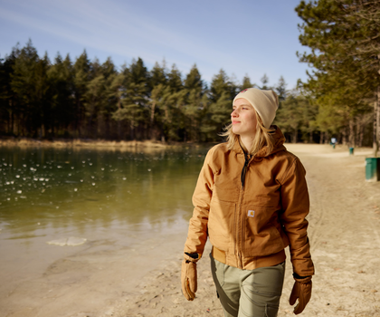 Carhartt präsentiert Workwear und Outdoor-Gear für Frauen, die anpacken Carhartt präsentiert Workwear und Outdoor-Gear für Frauen, die anpacken