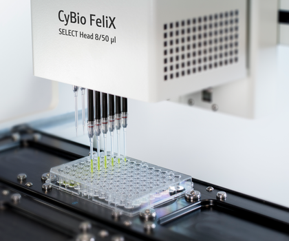 Liquid Handling Plattform mit variablem Pipettierkopf