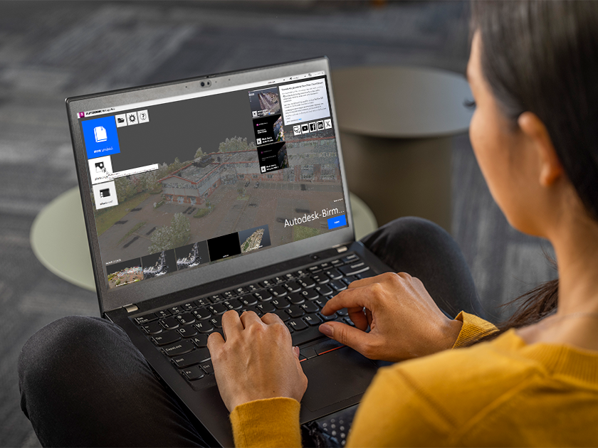 Autodesk stellt neue Software-Features für die Digitalisierung vor Eine Frau wendet auf Ihrem Laptop Autodesk ReCap Pro 2026 an