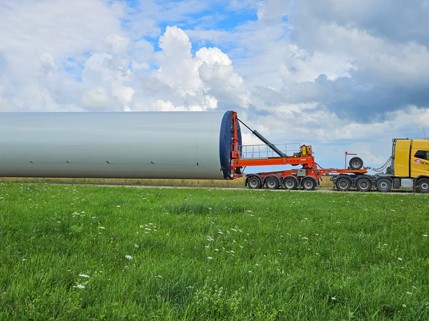 Mega Windmill Trailer XXL von Nooteboom im Praxiseinsatz