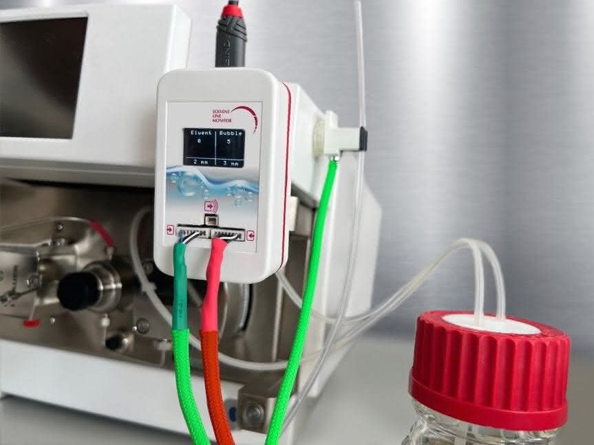 Lösungsmittelstatus in der HPLC überwachen: Durchflussmessgerät mit Alarmierung Durchflussmessgerät von Testa Analytical Solutions