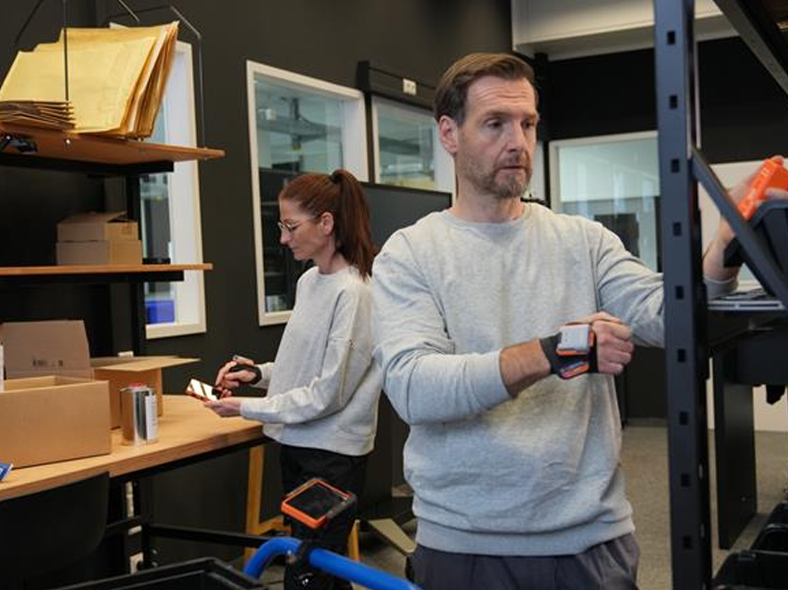 ProGlove: Ergonomie und Produktivität für Werker mit KI verbessern ProGlove: Ergonomie und Produktivität für Werker mit KI verbessern