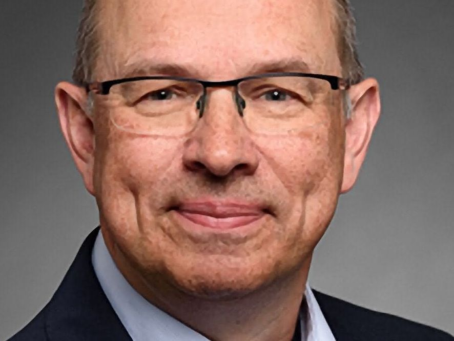Dr.-Ing. Marc Hüske im Interview: "Eine Datenökonomie lebt von der Beteiligung vieler Parteien" Dr.-Ing. Marc Hüske im Interview: "Eine Datenökonomie lebt von der Beteiligung vieler Parteien"