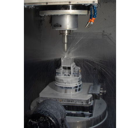 Die Versa 945 bearbeitet stabil und präzise das breite Werkstoffspektrum bei Escha. Die Versa 945 bearbeitet stabil und präzise das breite Werkstoffspektrum bei Escha.