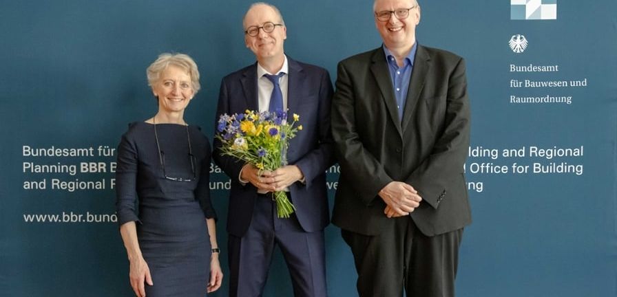Peter Jakubowski übernimmt Leitung des Bundesinstituts für Bau-, Stadt- und Raumforschung Peter Jakubowski übernimmt Leitung des Bundesinstituts für Bau-, Stadt- und Raumforschung