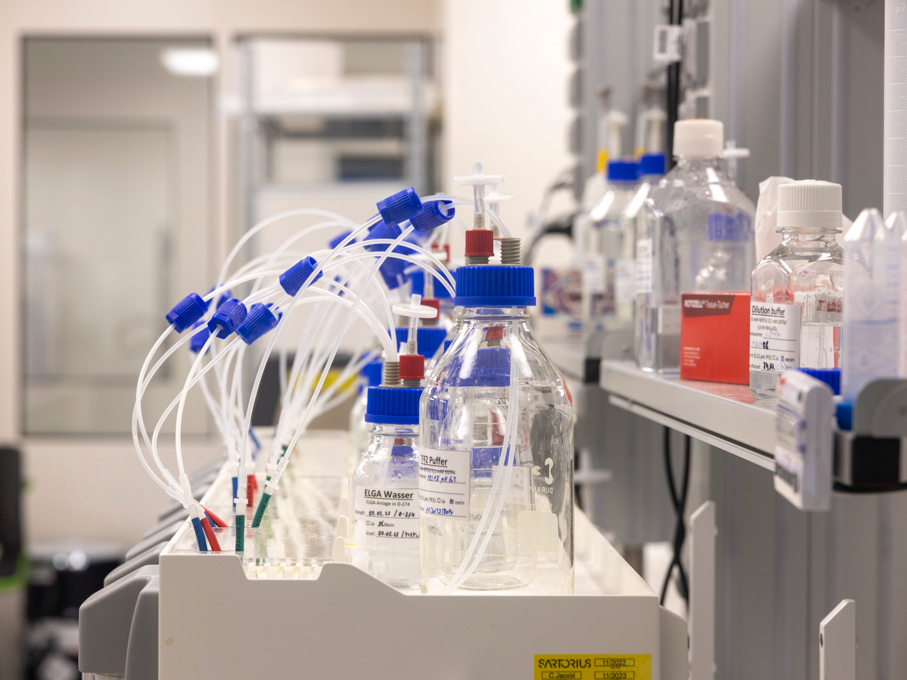 Chemie- und Pharmaindustrie steigert Forschungsetat auf 16,5 Milliarden Euro Ein Labor beim Unternehmen Biontech.