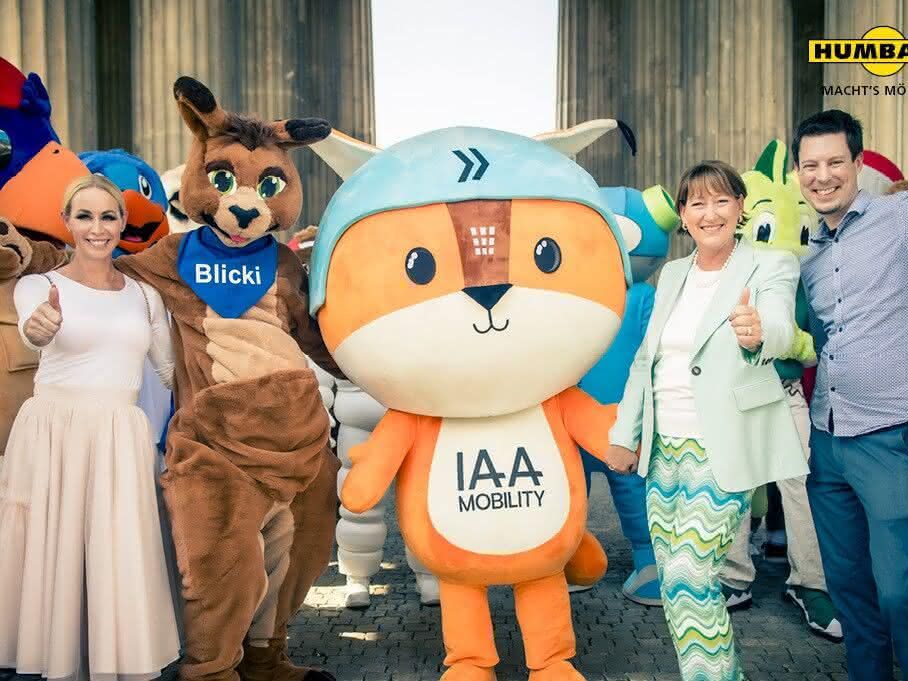 Humbaur beim ersten Maskottchen-Gipfel auf der IAA Mobility