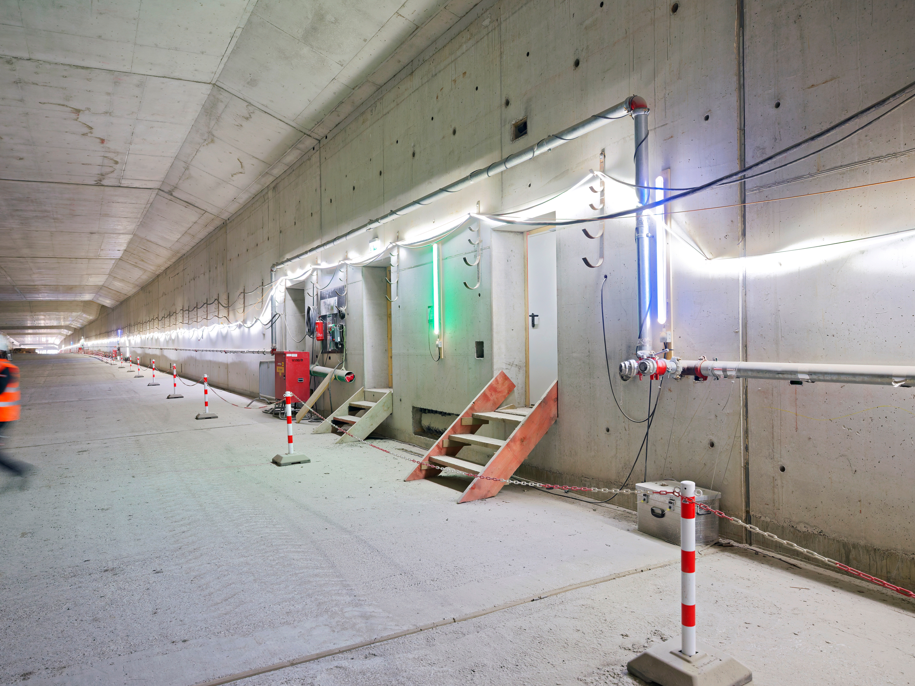 Tunnelbau auf der A81: Zeppelin Rental gewährleistet sichere Fluchtwege Tunnelbau auf der A81: Zeppelin Rental gewährleistet sichere Fluchtwege
