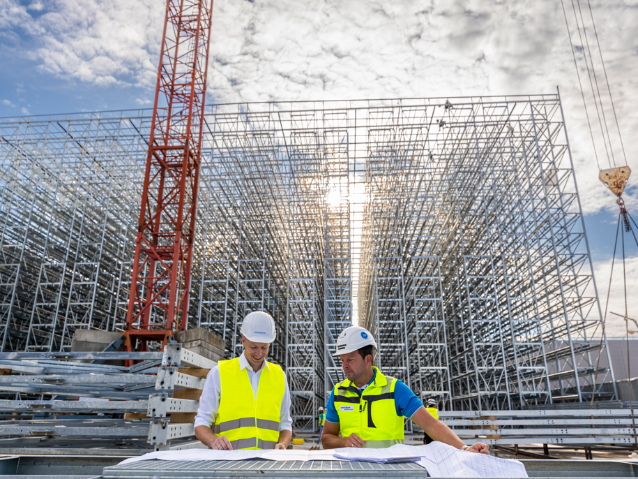 High-bay racking technology: New distribution center for electronics wholesalers