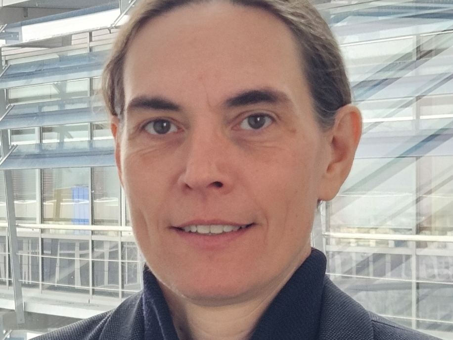 Prof. Dr. Claudia Höbartner Claudia Höbartner