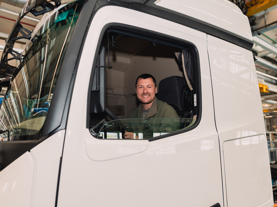 Mit dem Mercedes-Benz eActros 600 in „80 Ladungen um die Welt“