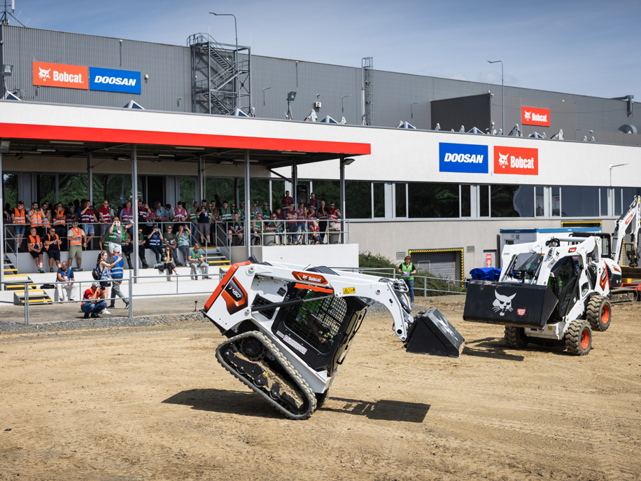Demo Days 2026: Bobcat läutet neue Entwicklungsstufe bei Kompaktladern ein Demo Days 2026: Bobcat läutet neue Entwicklungsstufe bei Kompaktladern ein