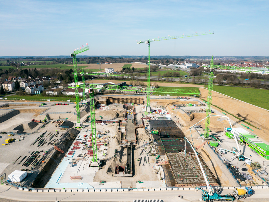 Sechs Wolff Krane im Großeinsatz: 60.000 Kubikmeter Beton für das Klinikum Memmingen