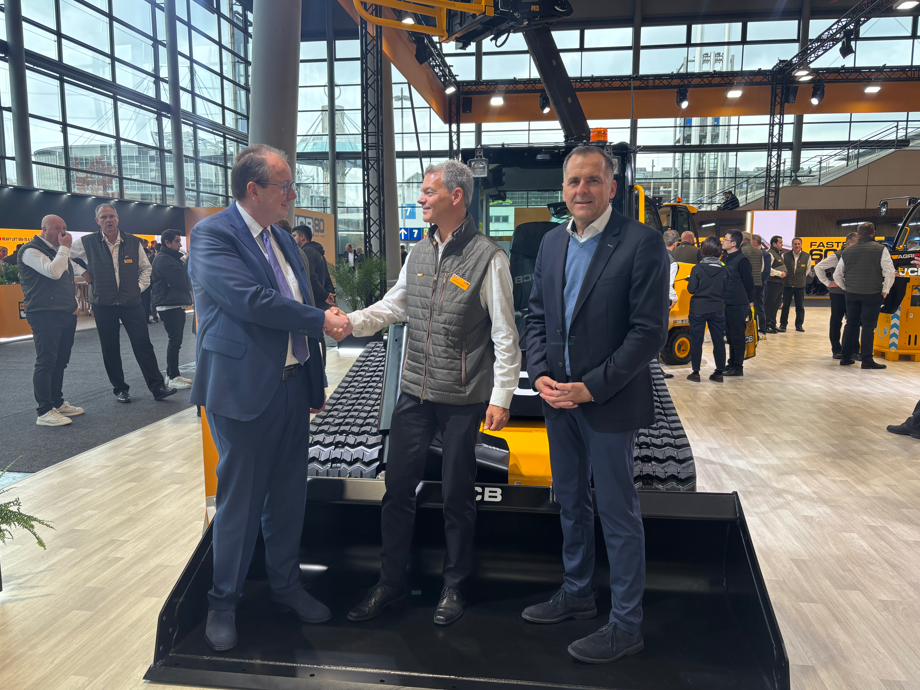 DGS GmbH wird neuer JCB Händler für Baumaschinen DGS GmbH wird neuer JCB Händler für Baumaschinen
